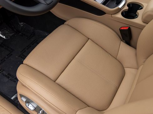 New 2026 Porsche Macan AWD/4WD image 27