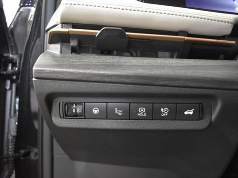 Certified 2024 Nissan Ariya AWD image 14
