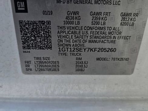 Used 2019 GMC Sierra 2500 Denali w/ Duramax Plus Package AWD/4WD image 7