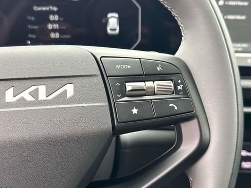 New 2025 Kia EV6 Wind RWD image 28