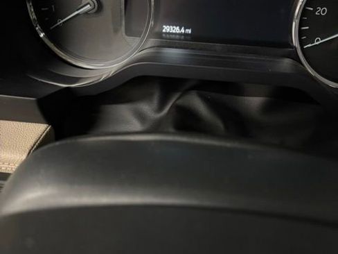 Used 2016 Ford F150 Platinum w/ Equipment Group 701A Luxury image 18