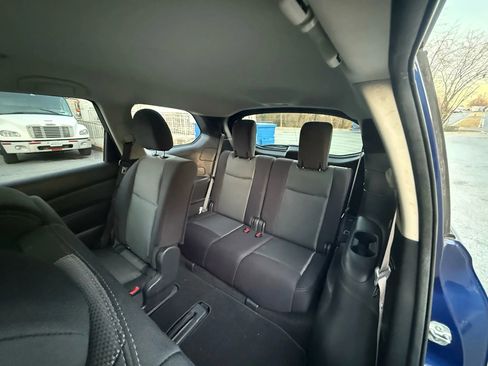 Used 2018 Nissan Pathfinder SV image 23
