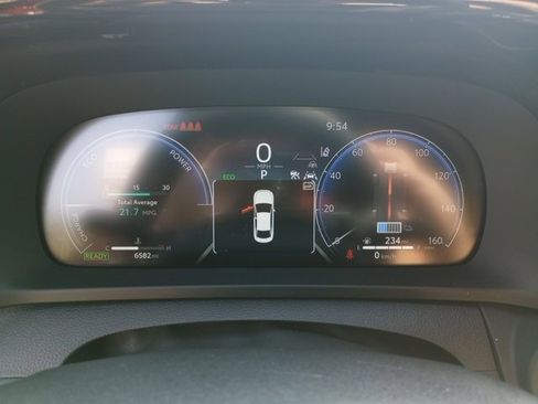 Used 2023 Toyota Crown Platinum image 16