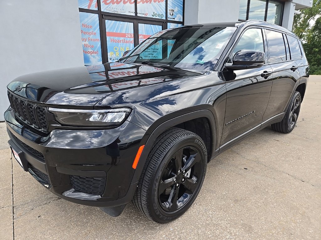 Used 2024 Jeep Grand Cherokee L Altitude AWD/4WD image 2