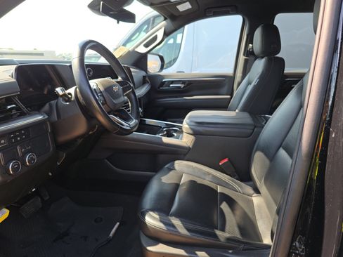 Used 2025 Chevrolet Tahoe LS RWD image 7