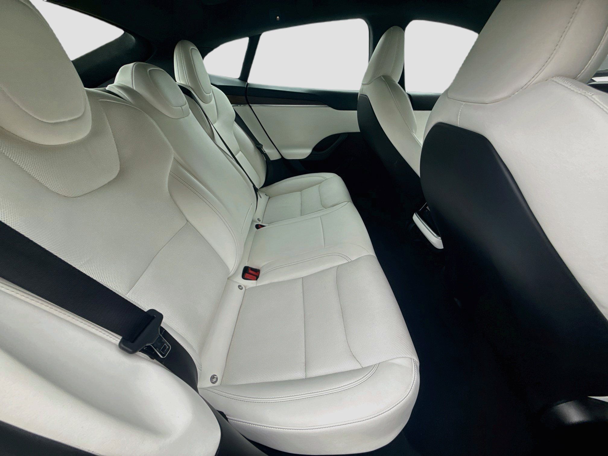 Used 2022 Tesla Model S AWD/4WD image 29