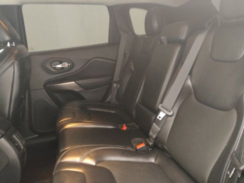 Used 2020 Jeep Cherokee Latitude Plus FWD image 18