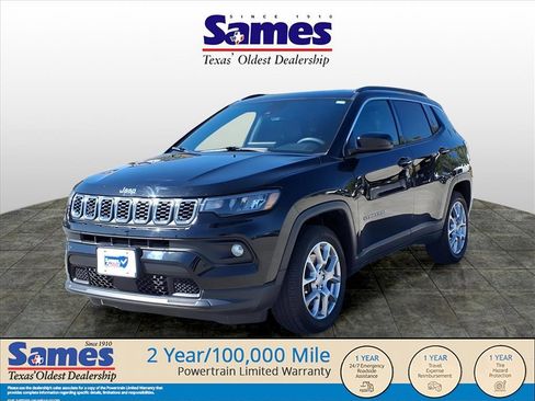 Used 2024 Jeep Compass Latitude image 2