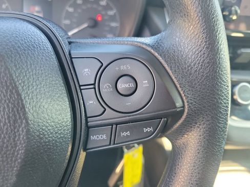 Certified 2025 Toyota Corolla LE FWD image 22