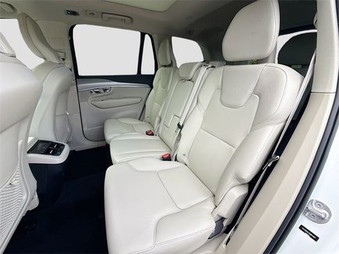 Used 2022 Volvo XC90 T5 Momentum w/ Advanced Package image 22