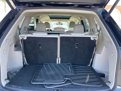 Used 2022 Volkswagen Atlas SEL R-Line image 14