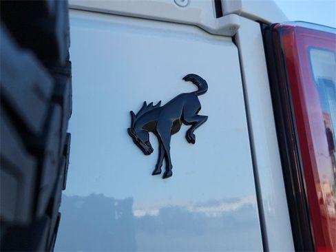 Used 2023 Ford Bronco Wildtrak image 30