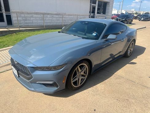 Used 2025 Ford Mustang Coupe RWD image 6