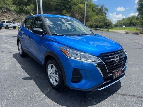 New 2025 Nissan Kicks Play S FWD image 1