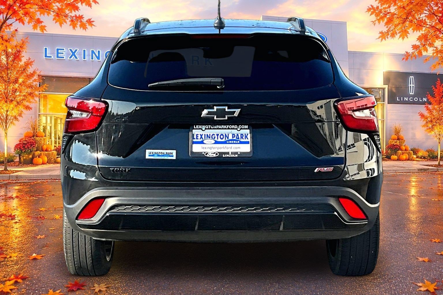 Used 2024 Chevrolet Trax RS w/ Sunroof Package FWD image 6