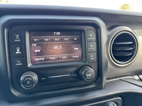 Used 2020 Jeep Wrangler Unlimited Sport S image 16