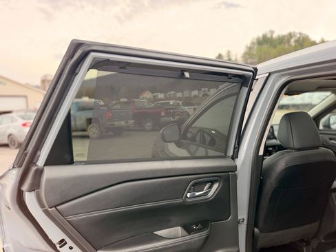 Used 2024 Nissan Rogue SL w/ SL Premium Package image 24