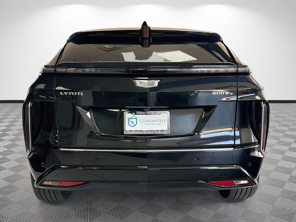 Used 2024 Cadillac Lyriq Luxury AWD/4WD image 9