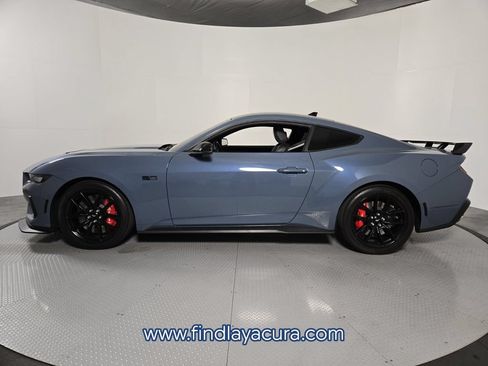 Used 2024 Ford Mustang GT Premium RWD image 3
