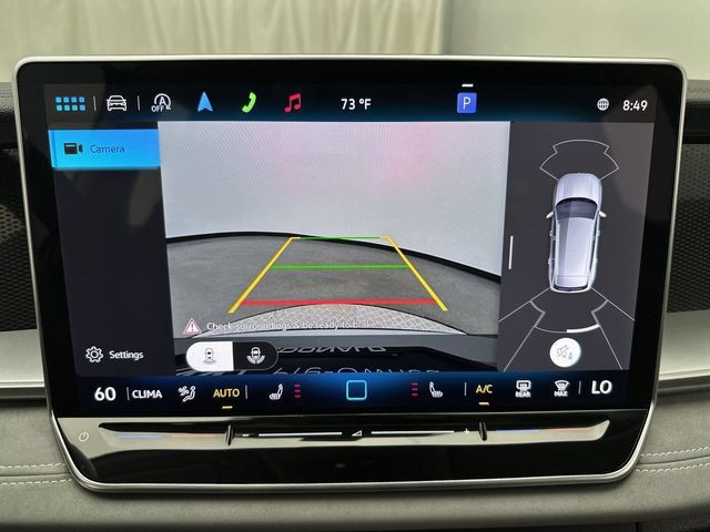 Certified 2025 Volkswagen Tiguan SE AWD/4WD image 17