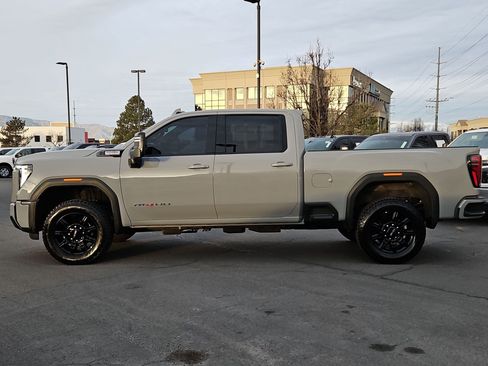 Used 2025 GMC Sierra 3500 AT4 image 10