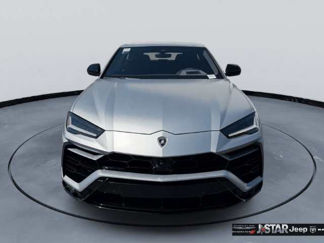 Used 2022 Lamborghini Urus AWD/4WD image 2