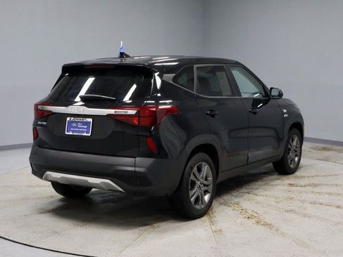 Used 2023 Kia Seltos LX image 11