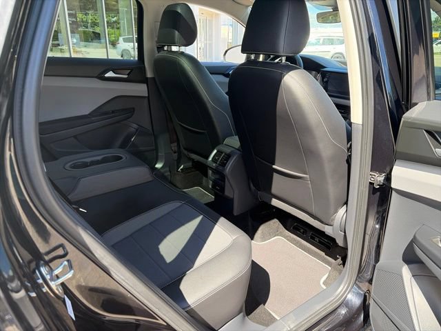 Certified 2023 Volkswagen Taos SE w/ Panoramic Sunroof Package AWD/4WD image 15