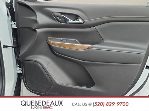 Used 2022 GMC Acadia SLE FWD image 22