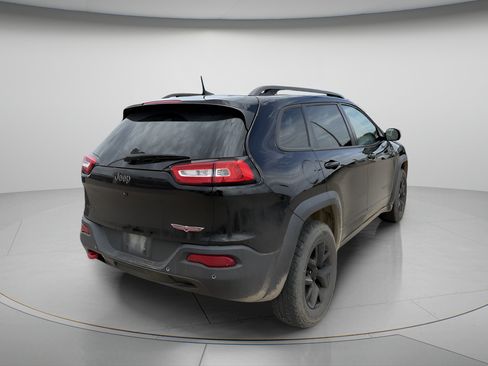Used 2018 Jeep Cherokee Trailhawk AWD/4WD image 5