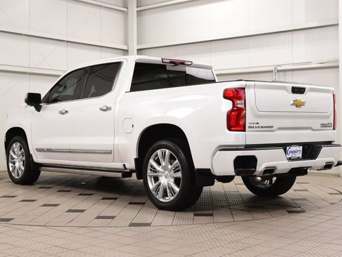 Used 2024 Chevrolet Silverado 1500 High Country AWD/4WD image 6