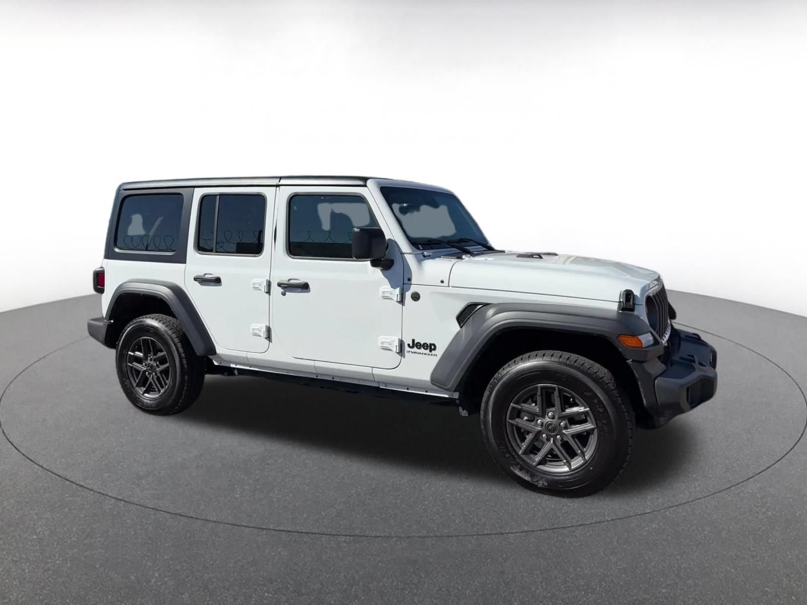 Used 2025 Jeep Wrangler Unlimited Sport AWD/4WD image 2