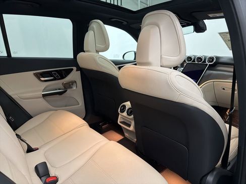 New 2026 Mercedes-Benz GLC 300 image 25
