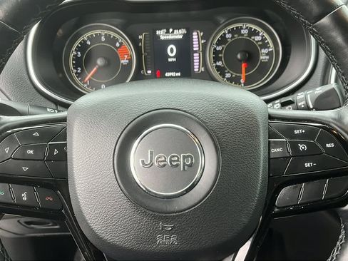 Used 2021 Jeep Cherokee Latitude Plus image 14