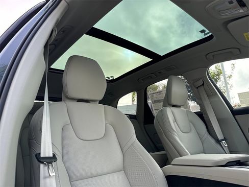 New 2026 Volvo XC60 B5 Ultra w/ Protection Package Premier image 16