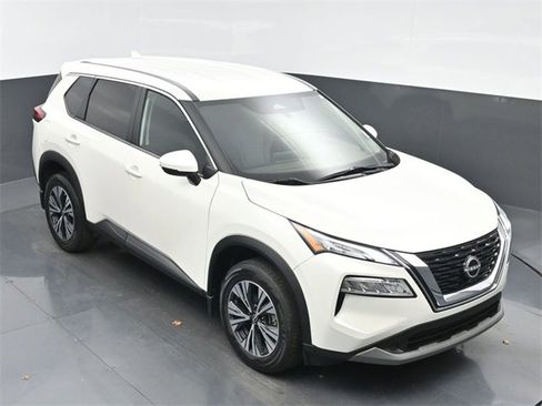 Used 2023 Nissan Rogue SV image 37