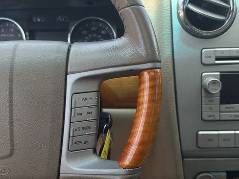 Used 2008 Lincoln MKZ FWD image 11