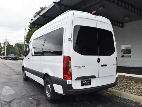 Used 2024 Mercedes-Benz Sprinter 2500 image 3