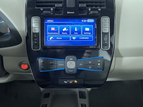 Used 2015 Nissan Leaf SV w/ LED & Quick Charge Package image 18