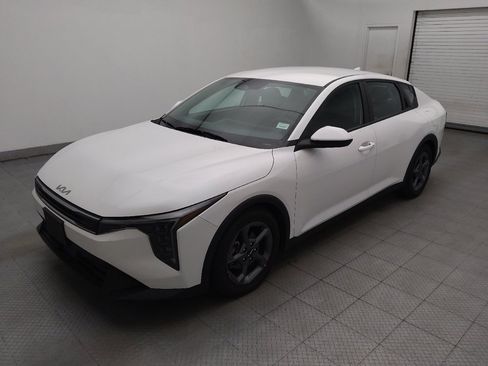 Used 2025 Kia K4 FWD image 2