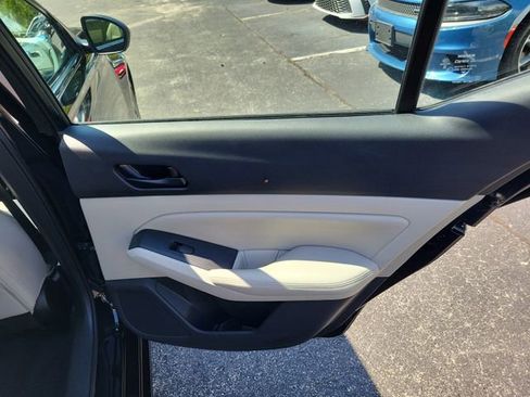 Used 2025 Nissan Altima 2.5 SV image 29