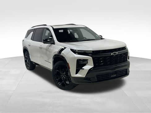 Used 2024 Chevrolet Traverse RS image 1