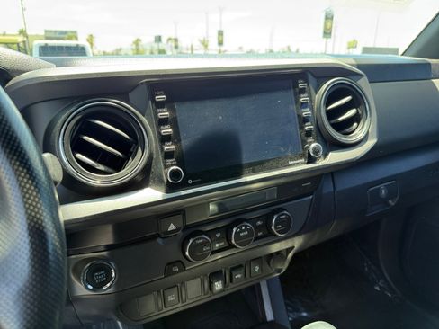 Used 2021 Toyota Tacoma TRD Sport RWD image 17