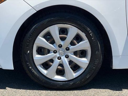 Certified 2020 Toyota Corolla LE FWD image 28