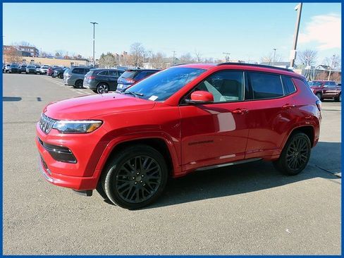 Certified 2022 Jeep Compass Limited w/ (RED) Package image 2