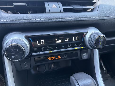 Used 2022 Toyota RAV4 XLE image 29