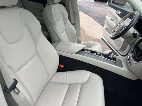 Certified 2023 Volvo XC60 B5 Plus AWD/4WD image 34