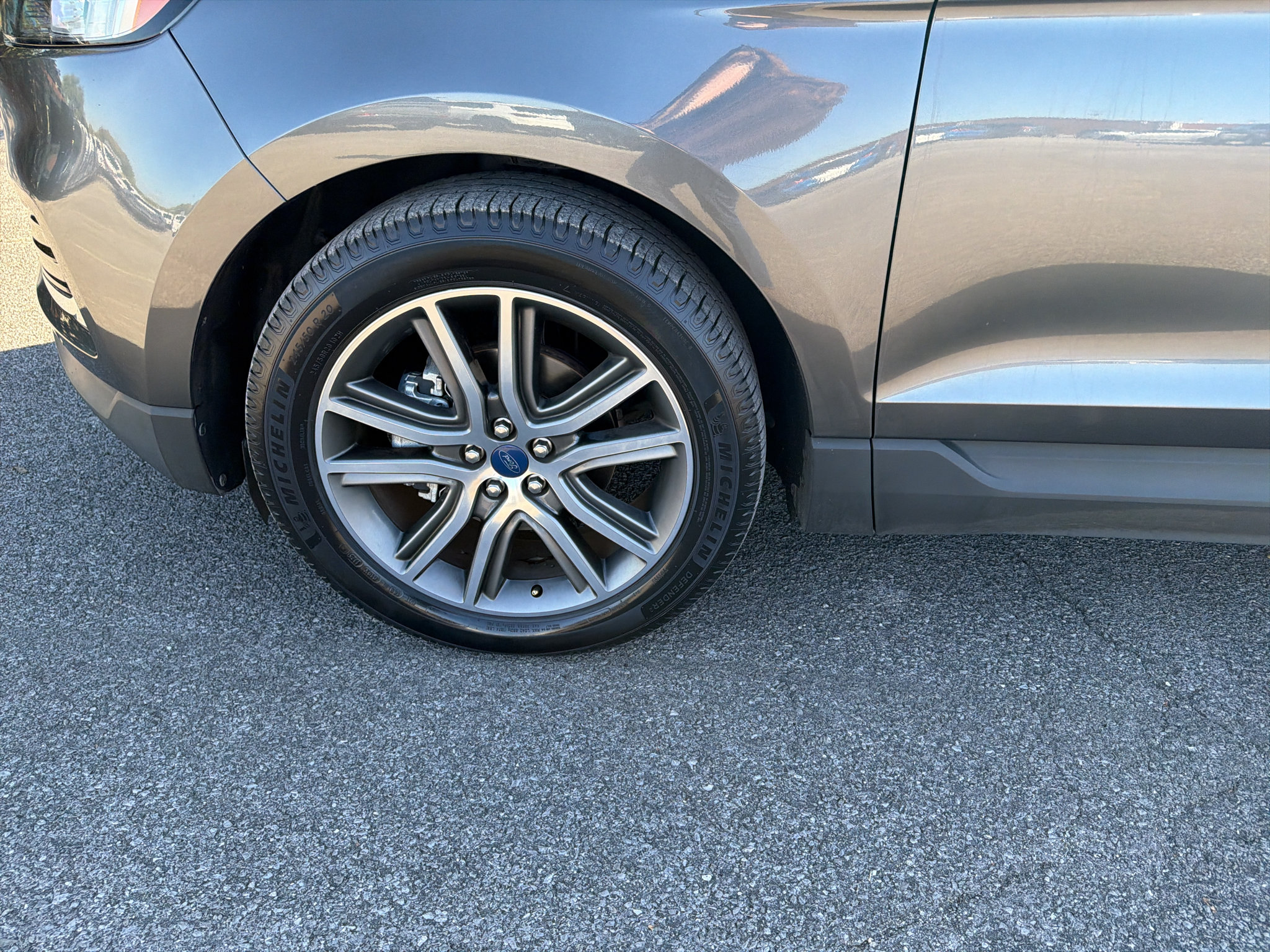 Used 2020 Ford Edge Titanium FWD image 36