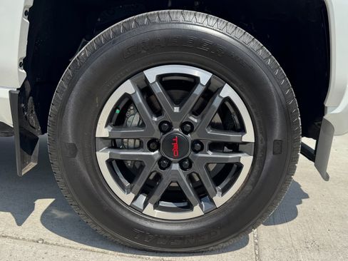 Used 2025 Toyota Tacoma Limited AWD/4WD image 75