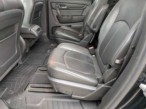 Used 2014 GMC Acadia SLT image 19